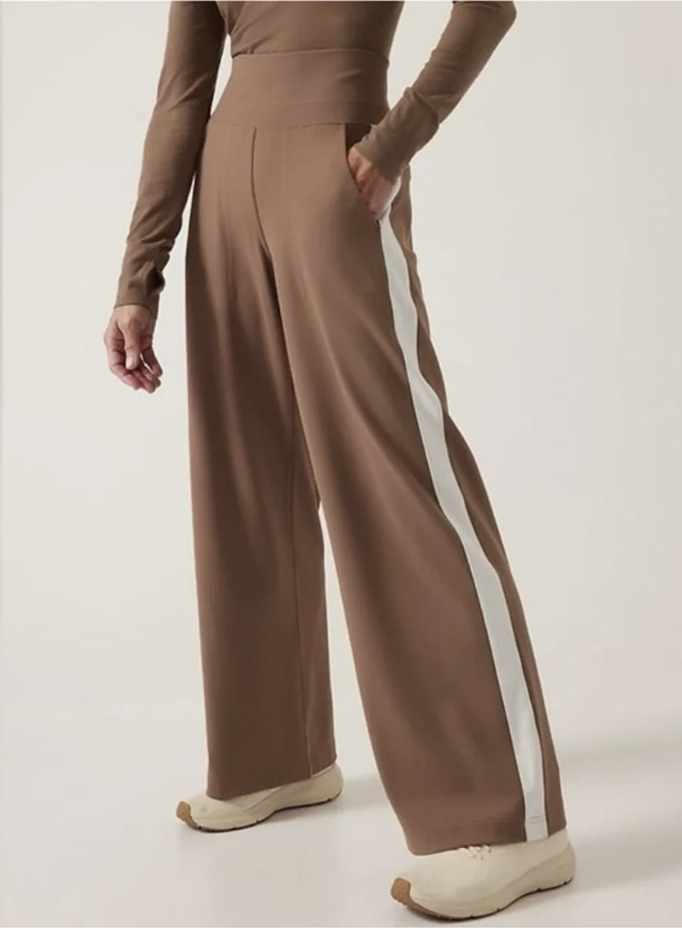 Athleta Venice Colorblock Wide Leg Pant // Rustic Beige & Magnolia White Size M